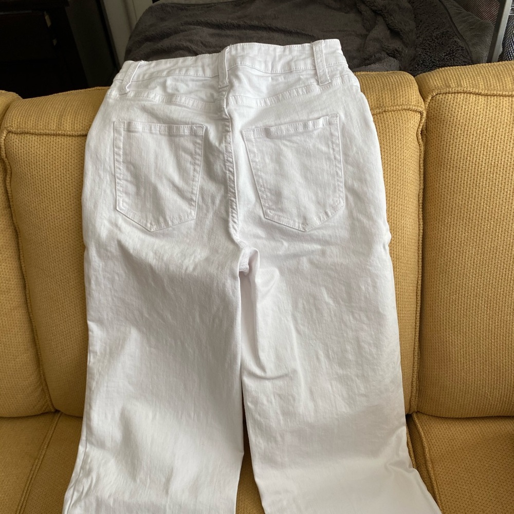 JustFab White High-Rise Cropped Wide Leg Jeans - Picture 4 of 6